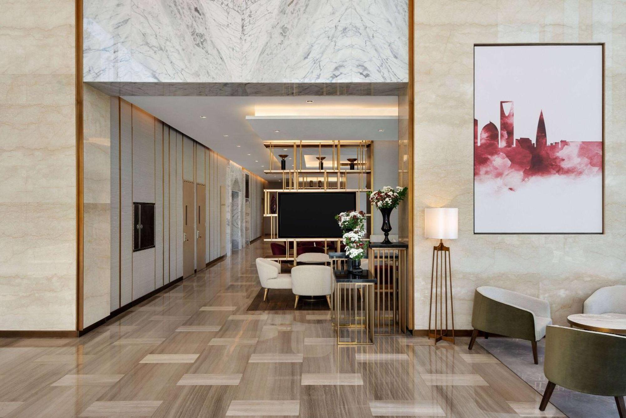 Ramada By Wyndham Riyadh King Fahd Road Eksteriør billede The lobby of the hotel